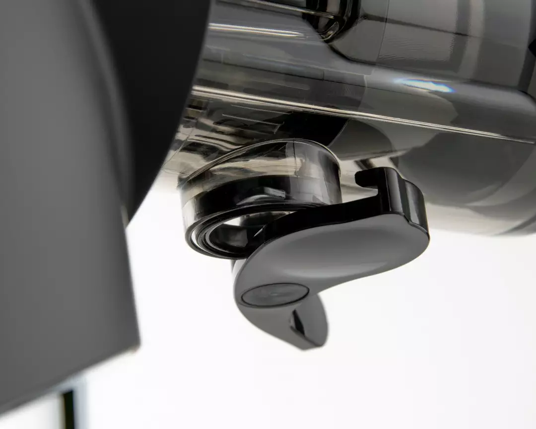 Detalle de la tapa inteligente Sana 727 Supreme Slow Juicer